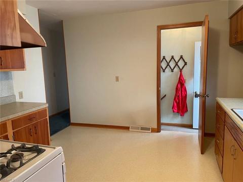 427 Concord Ave, Elyria, OH 44035 photo 10