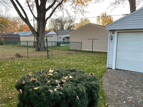 427 Concord Ave, Elyria, OH 44035 photo 4