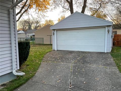 427 Concord Ave, Elyria, OH 44035 photo 3