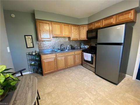 2137 E 42nd St, Ashtabula, OH 44004 photo 4