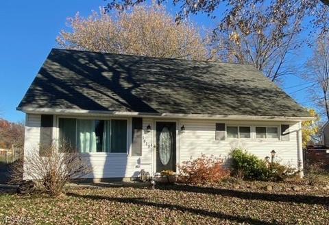 1418 Norwood Dr, Ashtabula, OH 44004 photo 1