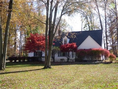 3742 Devon Dr SE, Warren, OH 44484 photo 2