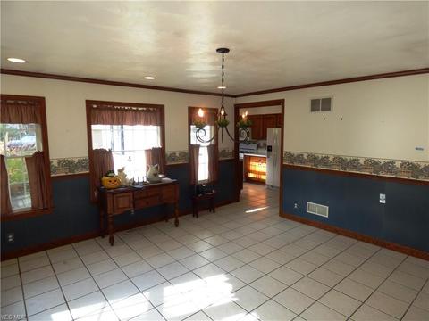 3742 Devon Dr SE, Warren, OH 44484 photo 9