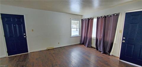955 Afton Ave, Youngstown, OH 44512 photo 2