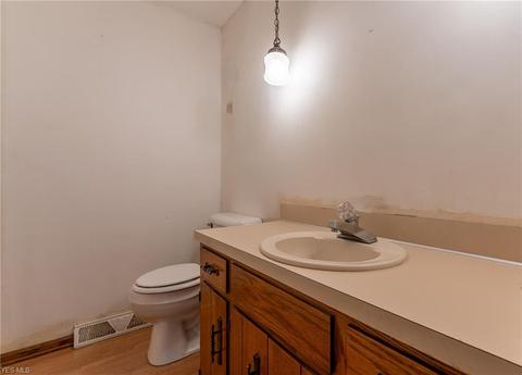 4915 Lawndale St NW, Canton, OH 44708 photo 9