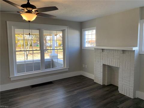 419 Main St, Dover, OH 44622 photo 3