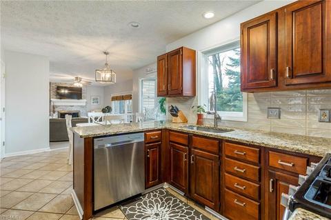 144 Pepperdine Dr, Elyria, OH 44035 photo 5