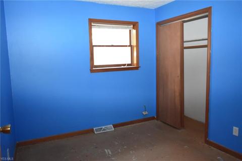 416 Easy St, Willard, OH 44890 photo 10