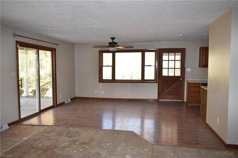 416 Easy St, Willard, OH 44890 photo 4