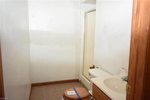 416 Easy St, Willard, OH 44890 photo 11