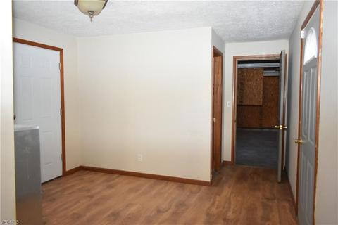 416 Easy St, Willard, OH 44890 photo 13