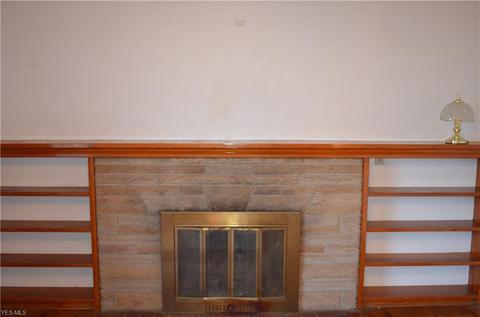 633 Hilliard Rd, Elyria, OH 44035 photo 4