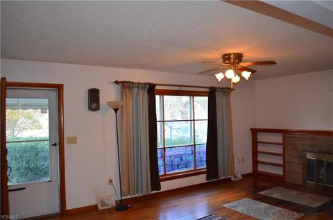 633 Hilliard Rd, Elyria, OH 44035 photo 5