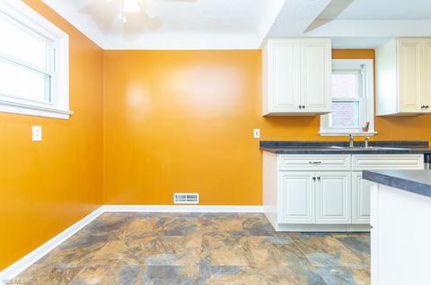6216 State Rd, Parma, OH 44134 photo 7