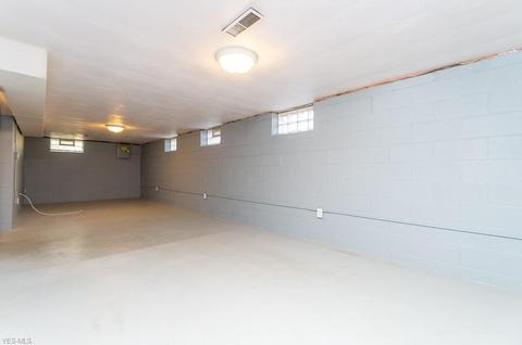 6216 State Rd, Parma, OH 44134 photo 14