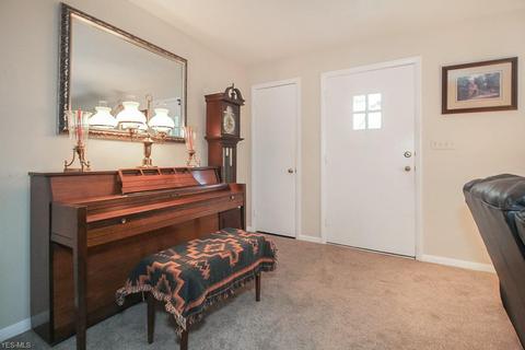 227 Yale Ave, Elyria, OH 44035 photo 4