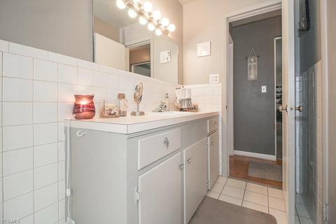 227 Yale Ave, Elyria, OH 44035 photo 7