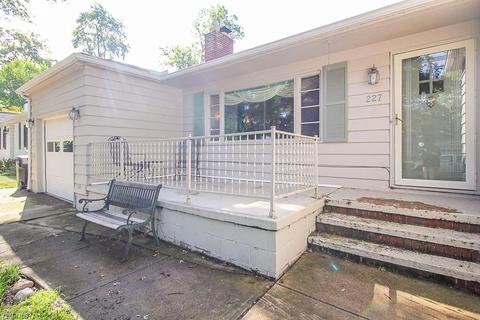 227 Yale Ave, Elyria, OH 44035 photo 2