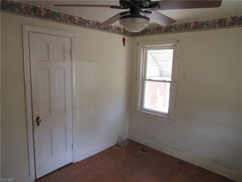 634 Cambridge Ave, Elyria, OH 44035 photo 10
