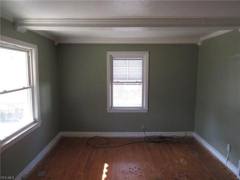 634 Cambridge Ave, Elyria, OH 44035 photo 6