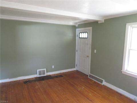 634 Cambridge Ave, Elyria, OH 44035 photo 8