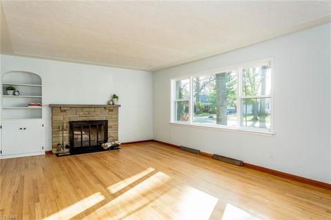 226 Yale Ave, Elyria, OH 44035 photo 6