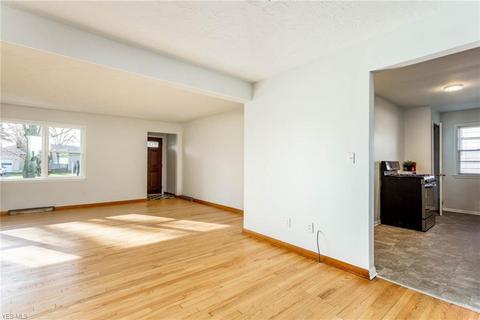 226 Yale Ave, Elyria, OH 44035 photo 10