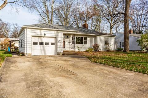 226 Yale Ave, Elyria, OH 44035 photo 2