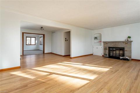 226 Yale Ave, Elyria, OH 44035 photo 5