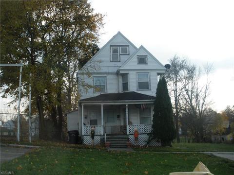 806 Broad St, Elyria, OH 44035 photo 2