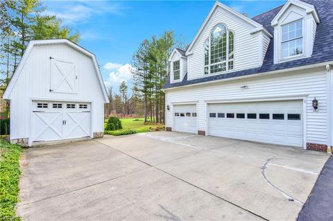 11655 Pinehurst Dr, Chardon, OH 44024 photo 4