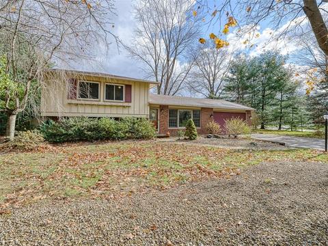 225 Crestview Dr, Elyria, OH 44035 photo 2