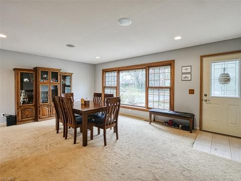 225 Crestview Dr, Elyria, OH 44035 photo 10
