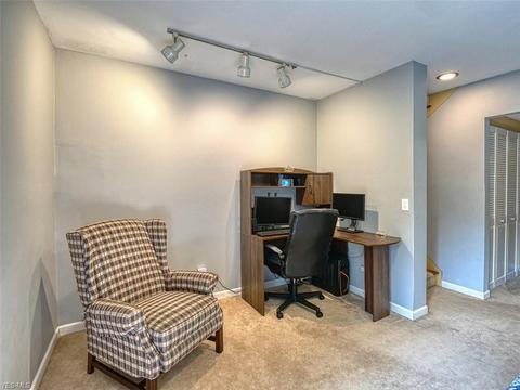 225 Crestview Dr, Elyria, OH 44035 photo 27