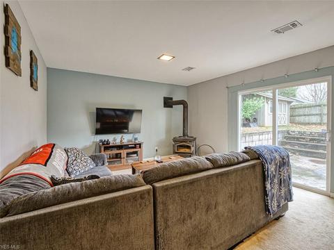 225 Crestview Dr, Elyria, OH 44035 photo 25
