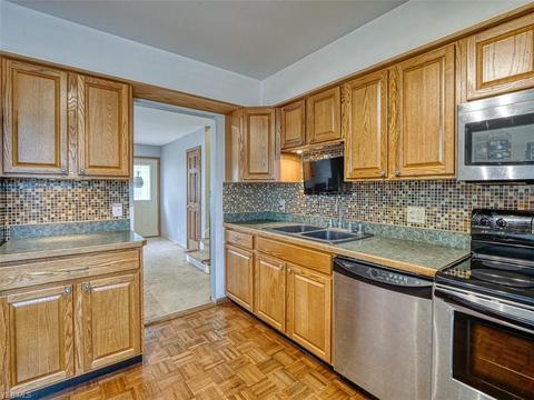 225 Crestview Dr, Elyria, OH 44035 photo 15