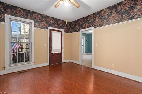 329 4th St, Elyria, OH 44035 photo 7