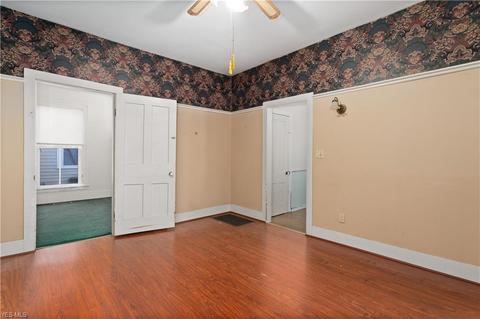 329 4th St, Elyria, OH 44035 photo 6