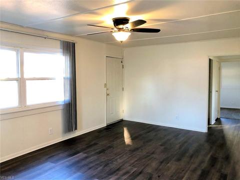 2472 E 41st St, Lorain, OH 44055 photo 9