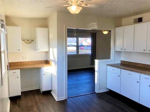 2472 E 41st St, Lorain, OH 44055 photo 12