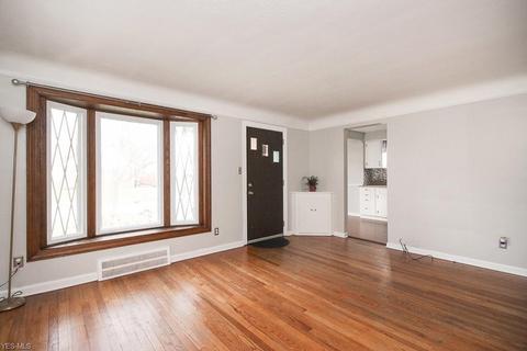 262 E 323rd St, Willowick, OH 44095 photo 4