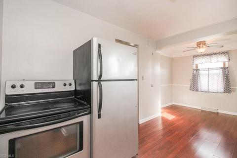 262 E 323rd St, Willowick, OH 44095 photo 6