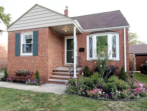 262 E 323rd St, Willowick, OH 44095 photo 1