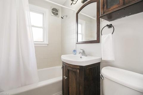 262 E 323rd St, Willowick, OH 44095 photo 5