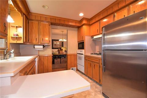 356 Como St, Struthers, OH 44471 photo 5