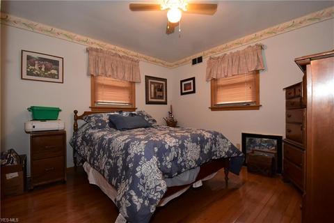356 Como St, Struthers, OH 44471 photo 9