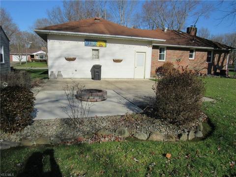 243 Maple St, Newton Falls, OH 44444 photo 5