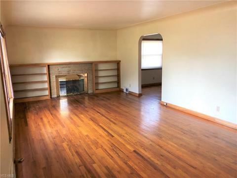 3911 Arden Blvd, Youngstown, OH 44511 photo 2