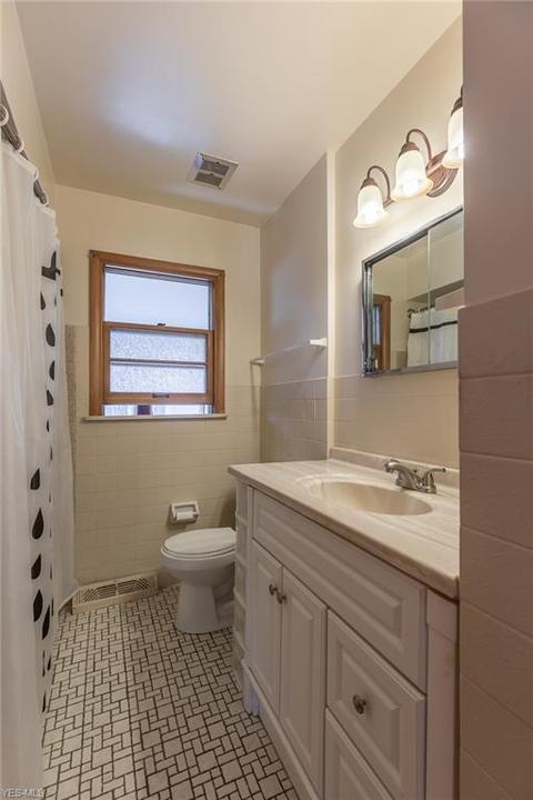 864 Lloyd Rd, Wickliffe, OH 44092 photo 10