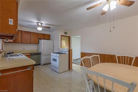 864 Lloyd Rd, Wickliffe, OH 44092 photo 5